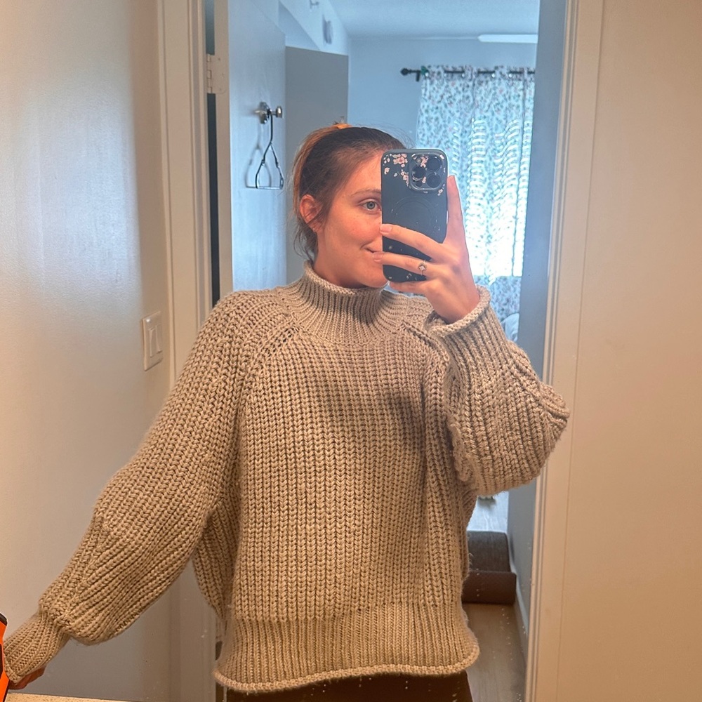 H&M Light Gray Women's Turtleneck Sweater